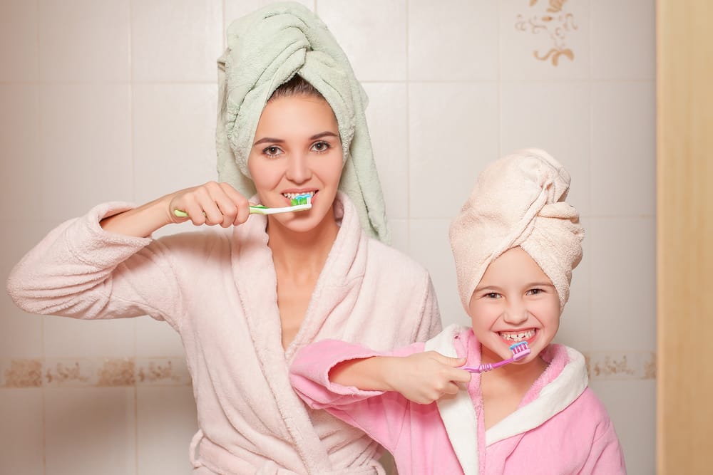 naučiti djecu da peru zube