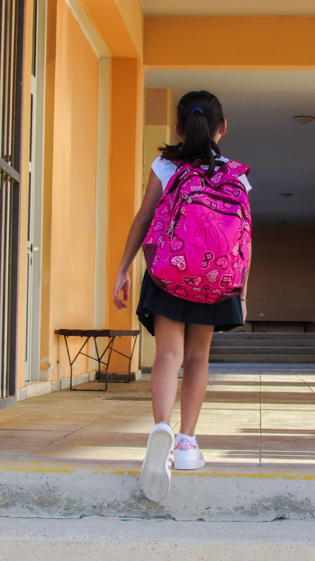 školske torbe ometaju dječju kralježnicu