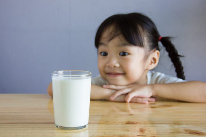Alternativno mlijeko za djecu s alergijom na kravlje mlijeko