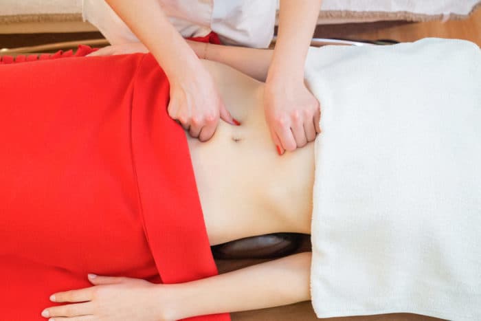 opasnost od masaže abdomena; rizik od masaže želuca